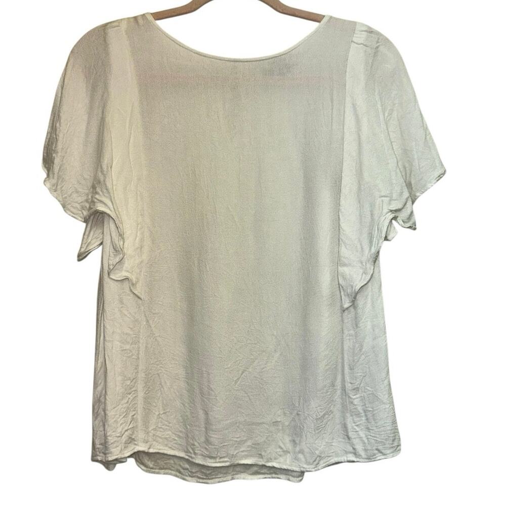 LOFT Outlet White Flutter Sleeve Blouse Medium Lightweight Keyhole Back Top